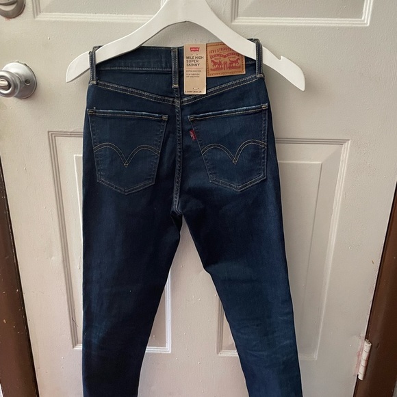 NWT - Levi's: a super skinny leg and ultra high-rise fit. It’s new. - Picture 3 of 10